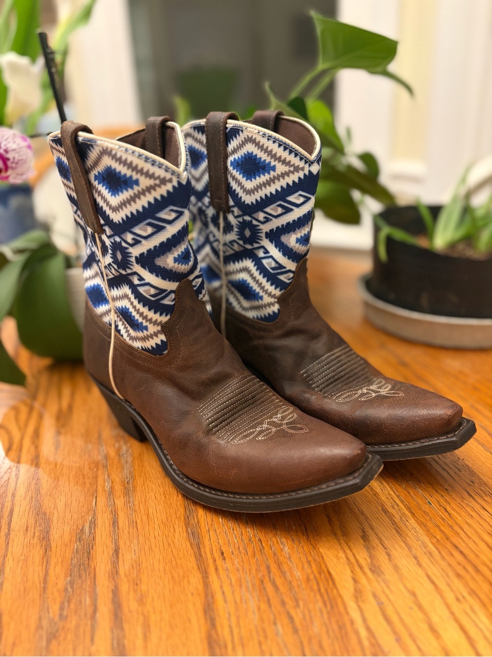 Laredo Boots Women Aztec Ankle Booties Western Cowboy Designer Size 7M Blue
